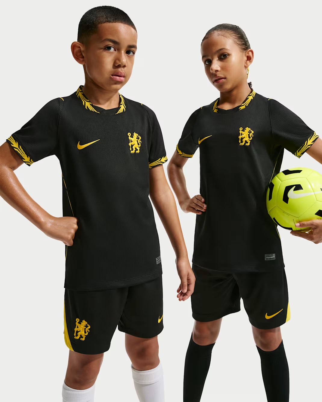 Nike Chelsea F.C. 2026/27 Older Kids Away Dri-FIT Shirt