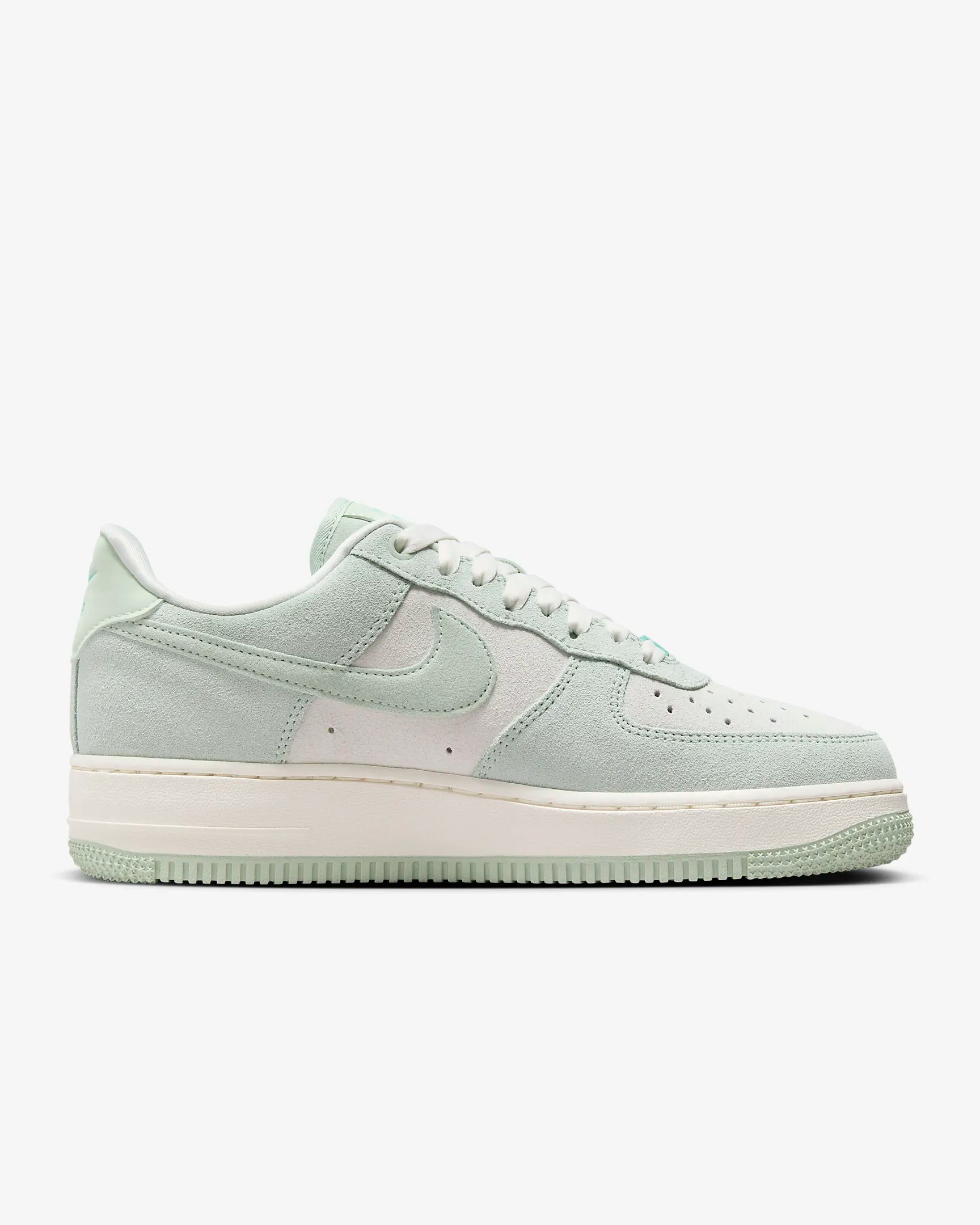Nike Women's Air Force 1 '07 SE